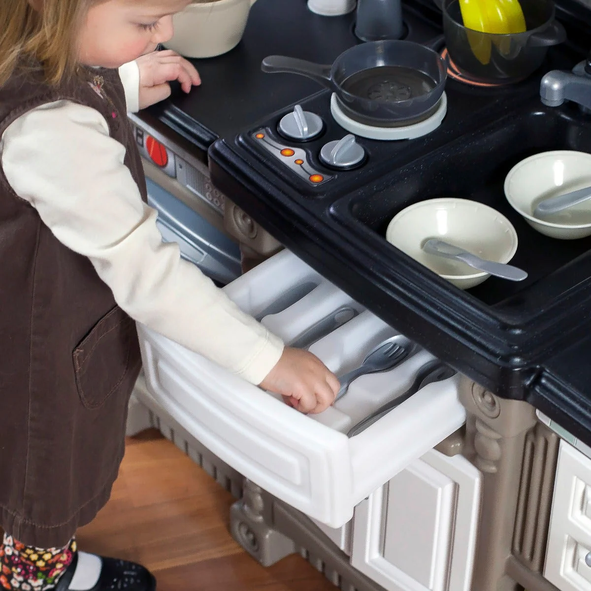Dream Kitchen™ with Extra Play Food Set - Image 4