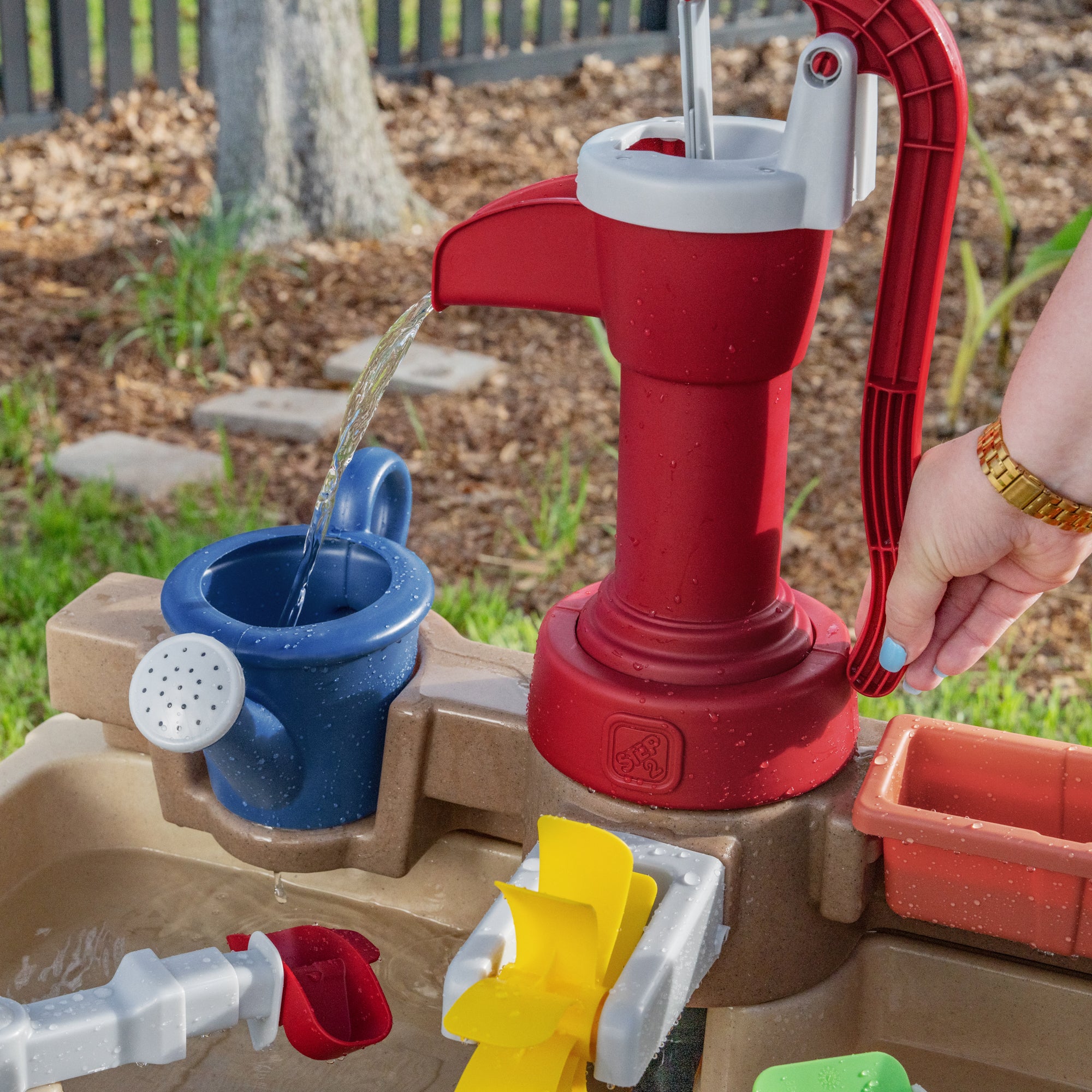 Pump & Splash Discovery Water Table™ - Image 5